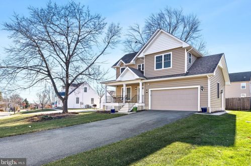 2504 Cedar Ave, Wilmington, DE 19808-3204