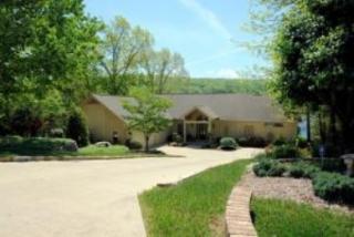 13 Mariners Ct, Crossville, TN 38558-2760