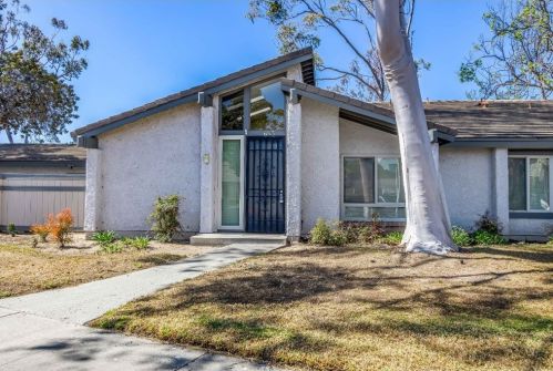 653 Holly Ave, Oxnard, CA 93036-1934