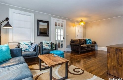 530 Lincoln St, Cedarhurst, NY 11516-1315