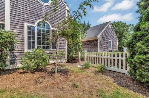 26 Gold Leaf Ln, Mashpee MA 02649-3556 exterior