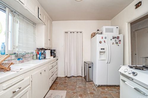 232 Euclid Ave, Long Beach CA  90815-2518 exterior