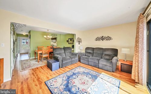 200 Canterbury Ct, East Windsor NJ 08520-5509 exterior