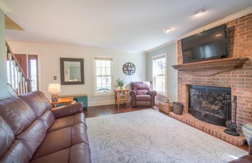 4948 Bayfield Dr, Waterford WI  53185-3376 exterior