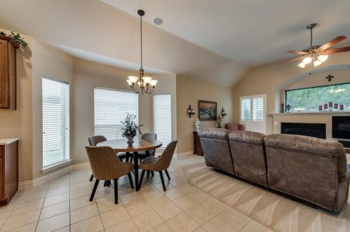 8817 Crestview Dr, Denton TX  76207-8601 exterior