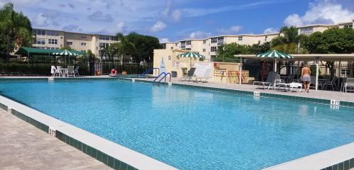 2400 1st Ln, Boynton Beach FL  33435-1954 exterior