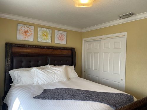 7208 Thomas Dr, North Highlands, CA 95660-3337