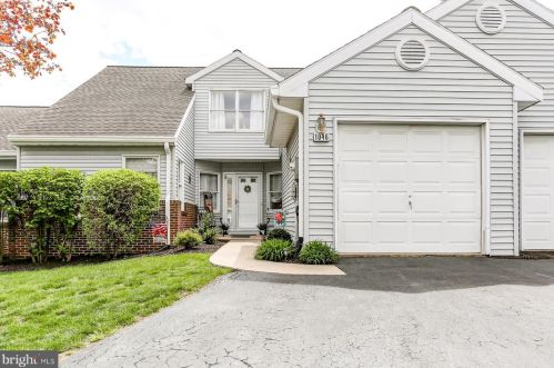 1046 Country Hill Dr, Harrisburg PA  17111-4655 exterior