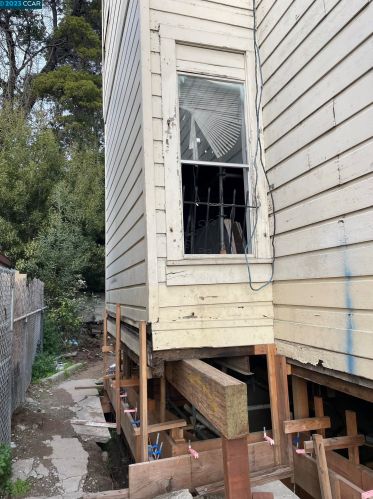 1514 9th St, Oakland CA  94607-1910 exterior