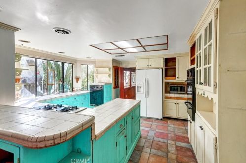 3707 Linwood Pl, Riverside CA 92506-1815 exterior