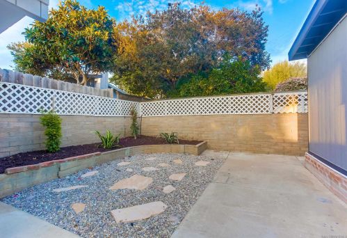 3862 Martha St, San Diego CA  92117-1817 exterior