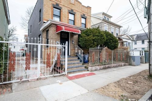 145-06 106th Ave, Jamaica, NY 11435-1315