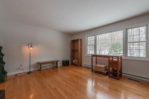 56 Great Ring Rd, Sandy Hook CT 06482-1605 exterior