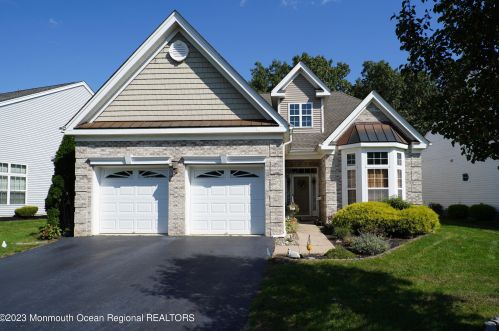 69 Forsgate Way, Lakewood, NJ 08701-3873