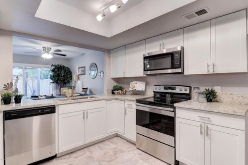 14231 50th Dr, Glendale, AZ 85306-4451