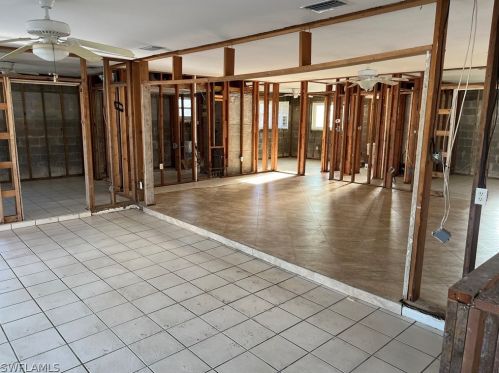 201 Randy Ln, Fort Myers Beach FL  33931-4009 exterior