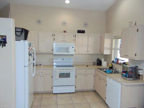 541 6th Ter, Cape Coral FL  33909-2008 exterior