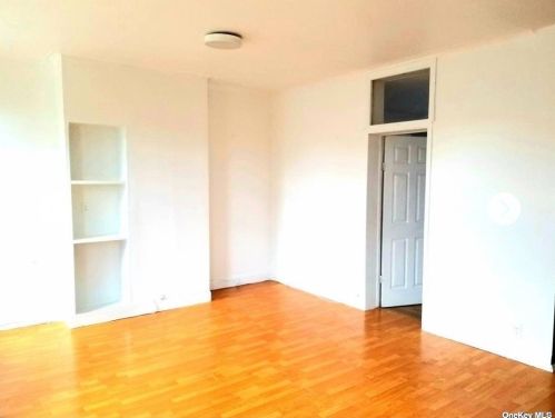 95-27 110th St, Jamaica, NY 11418-1243