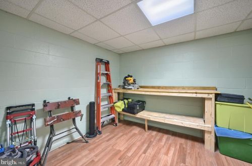 3 Fairfax Vlg, Harrisburg PA  17112-9557 exterior