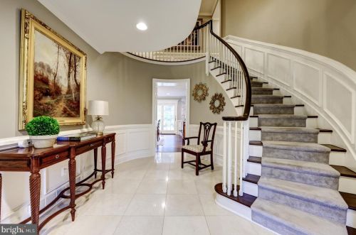 4 Roberts Rd, Newtown Square, PA 19073-2012