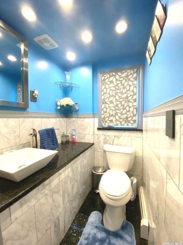 29 Jamaica Ave, Wheatley Heights NY  11798-3027 exterior