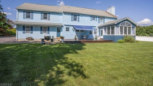 25 Martingale Dr, Wantage NJ  07461-2857 exterior
