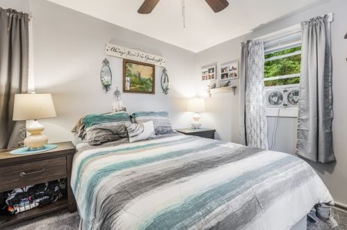 237 Magill Rd, Zelienople PA  16063-3015 exterior