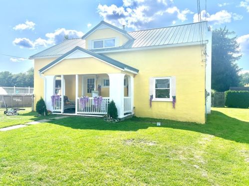 514 Ceylon Rd, Fairdale, PA 15320-2568