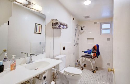 7712 Davmor Ave, Stanton CA 90680-3113 exterior