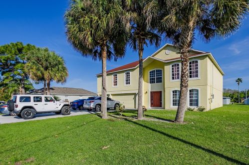803 Alpine Ct, Kissimmee, FL 34758-3402