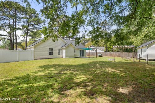 34 Blacksmith Cir, Beaufort SC  29906-8560 exterior