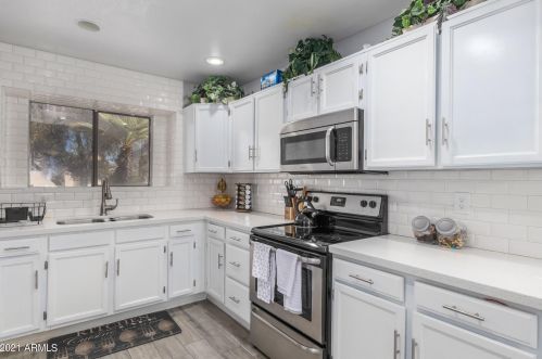 6441 Golden Ln, Glendale AZ  85302-4440 exterior
