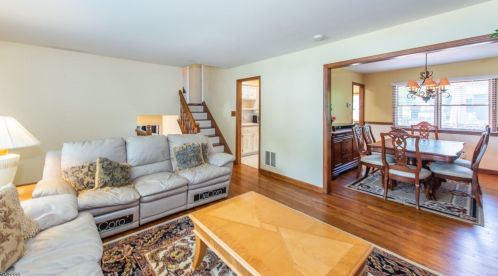 6 Allyson Rd, Roxbury Township NJ  07836-9307 exterior