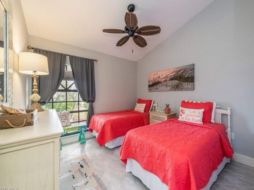 18013 Royal Tree Pkwy, Naples FL  34114-8941 exterior