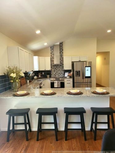 13 Clinton Hill Rd, Waterbury CT  06716-1010 exterior