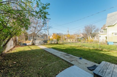 1519 37, Milwaukee WI 53215-1746 exterior