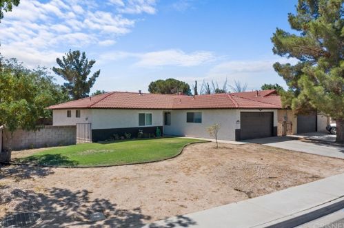 1314 Franklin Ave, Lancaster CA  93535-4269 exterior