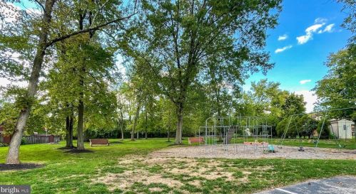 108 Stonybrook Dr, Norristown PA 19403-2722 exterior