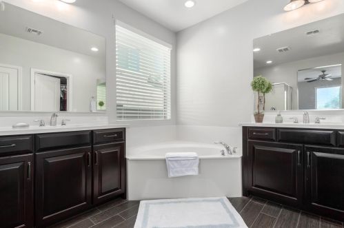 3948 Strawberry Dr, Gilbert AZ  85298-3703 exterior