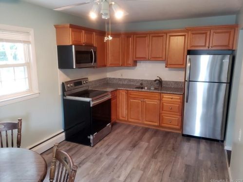 29 Peck Ln, Bristol CT  06010-6138 exterior