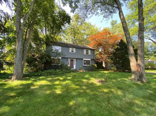 23 Guernsey Rd, Bloomfield, CT 06002-3419