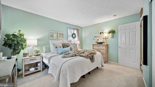 26 Pintinalli Dr, Trenton NJ  08619-1538 exterior