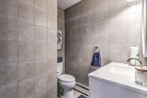 1012 Erie Ave, North Lindenhurst NY  11757-2117 exterior