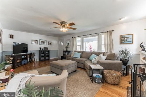 225 Tulpehocken Ave, Melrose Park PA 19027-1927 exterior