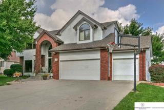 713 Polk St, Omaha NE  68046-4338 exterior