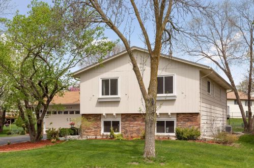 4650 Deerwood Ln, Minneapolis, MN 55442-2412