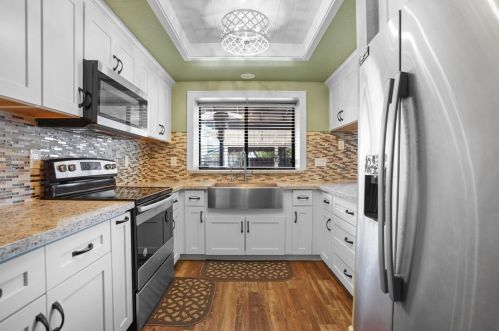 937 Bordeaux Dr, Modesto CA  95351-4433 exterior