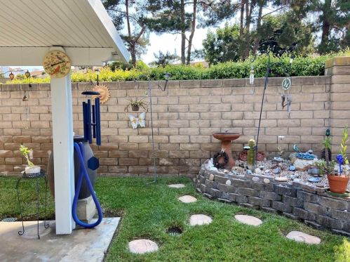 1290 Longfellow Rd, Vista CA  92081-9064 exterior