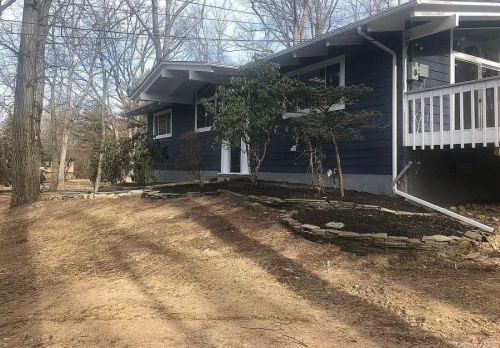 43 Old Pomona Rd, Airmont, NY 10901-1814