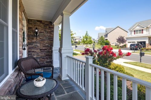 15909 Paynes Farm Dr, Haymarket VA  20169-8123 exterior